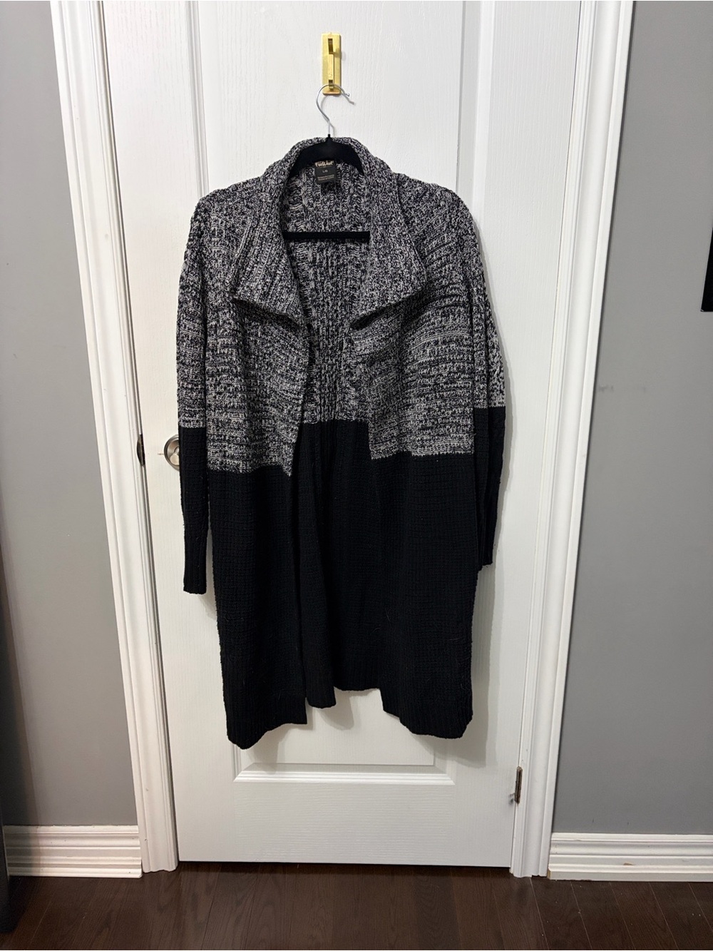 Farwwst Cozy Two-Tone Open-Front Cardigan Sweater - Black/Gray